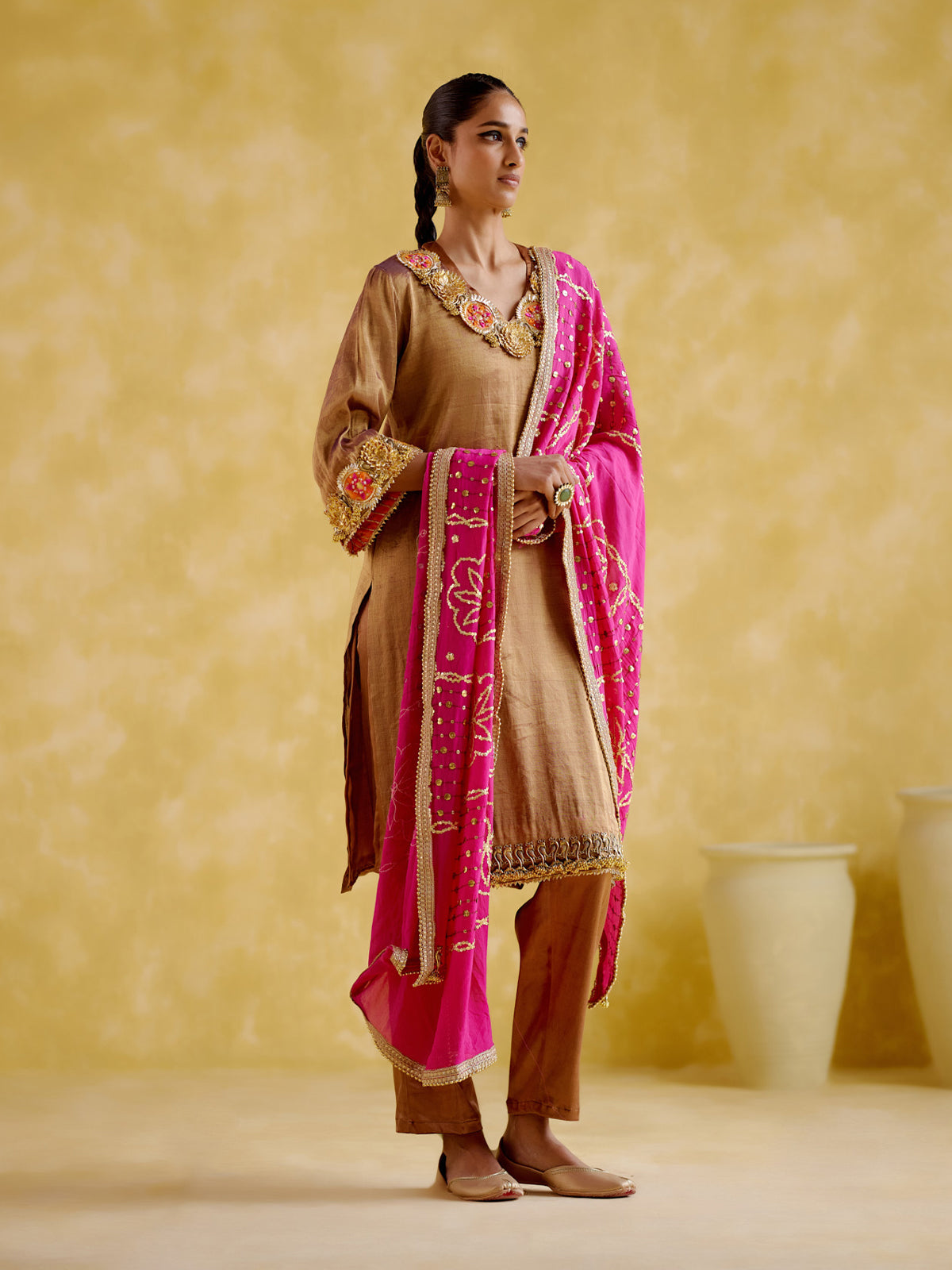 Aavya Gold (Kurta Set)