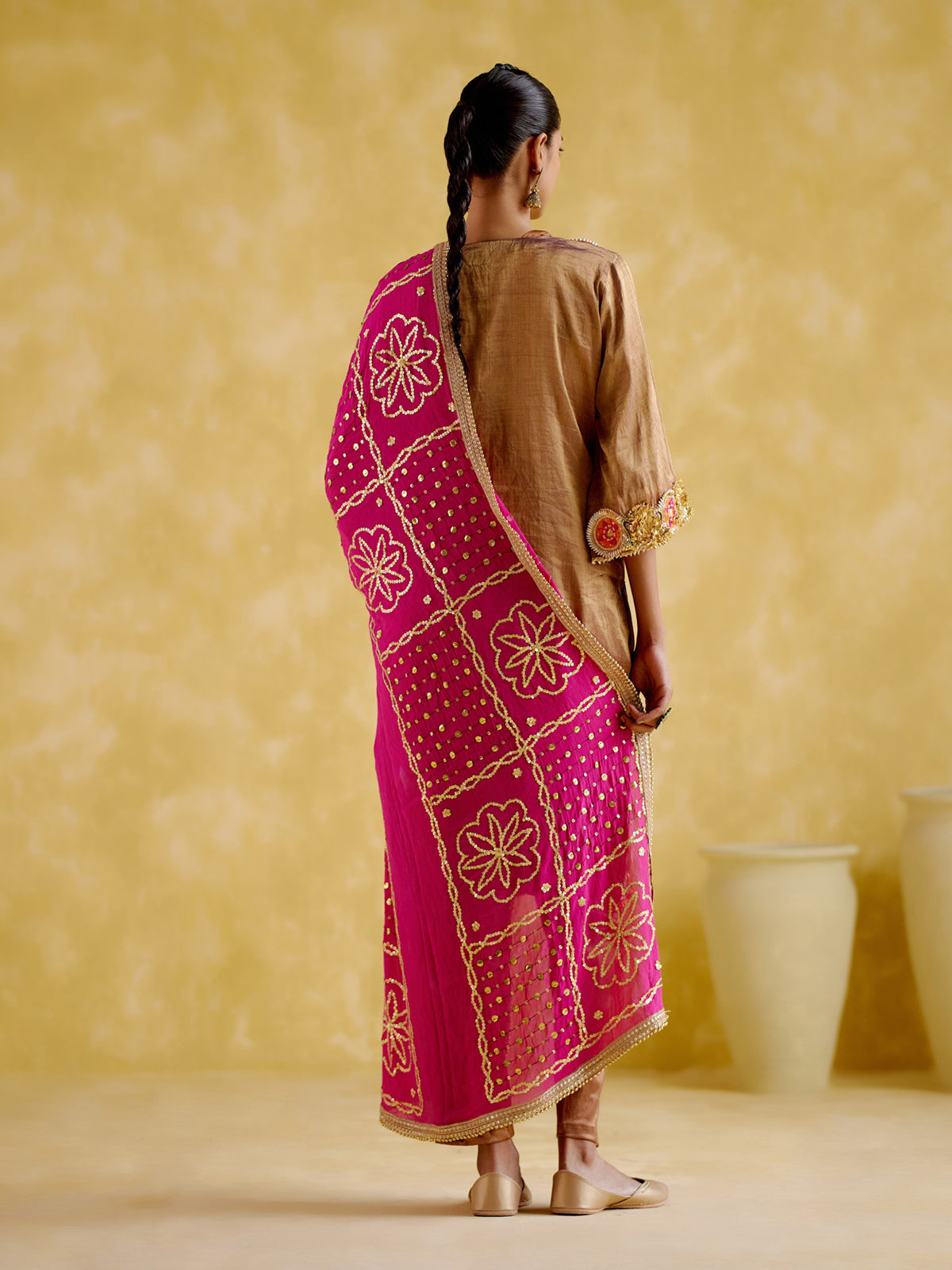 Aavya Gold (Kurta Set)