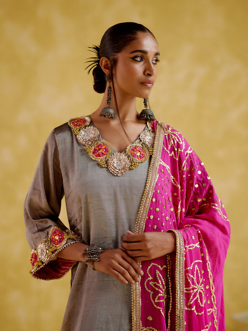 Aavya Silver Kaftan