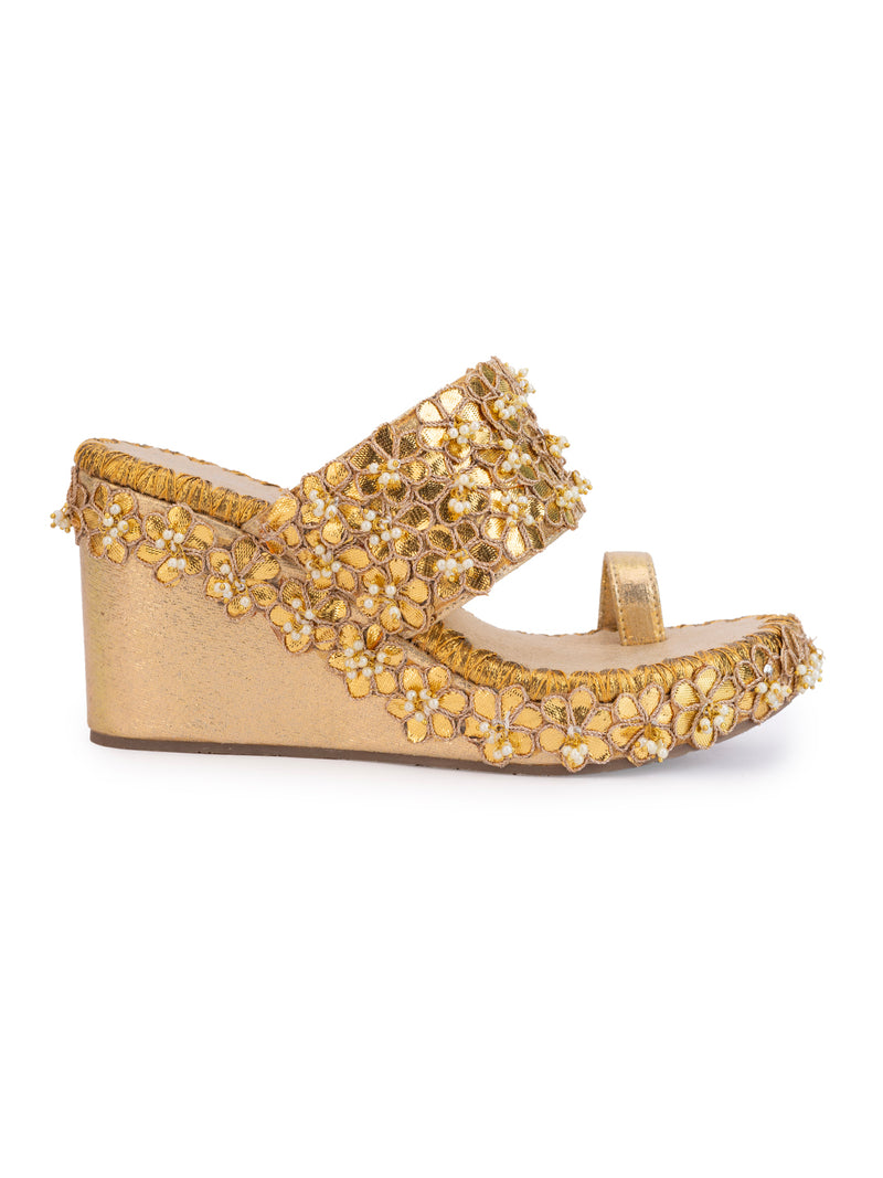 Aamya Gold Wedges