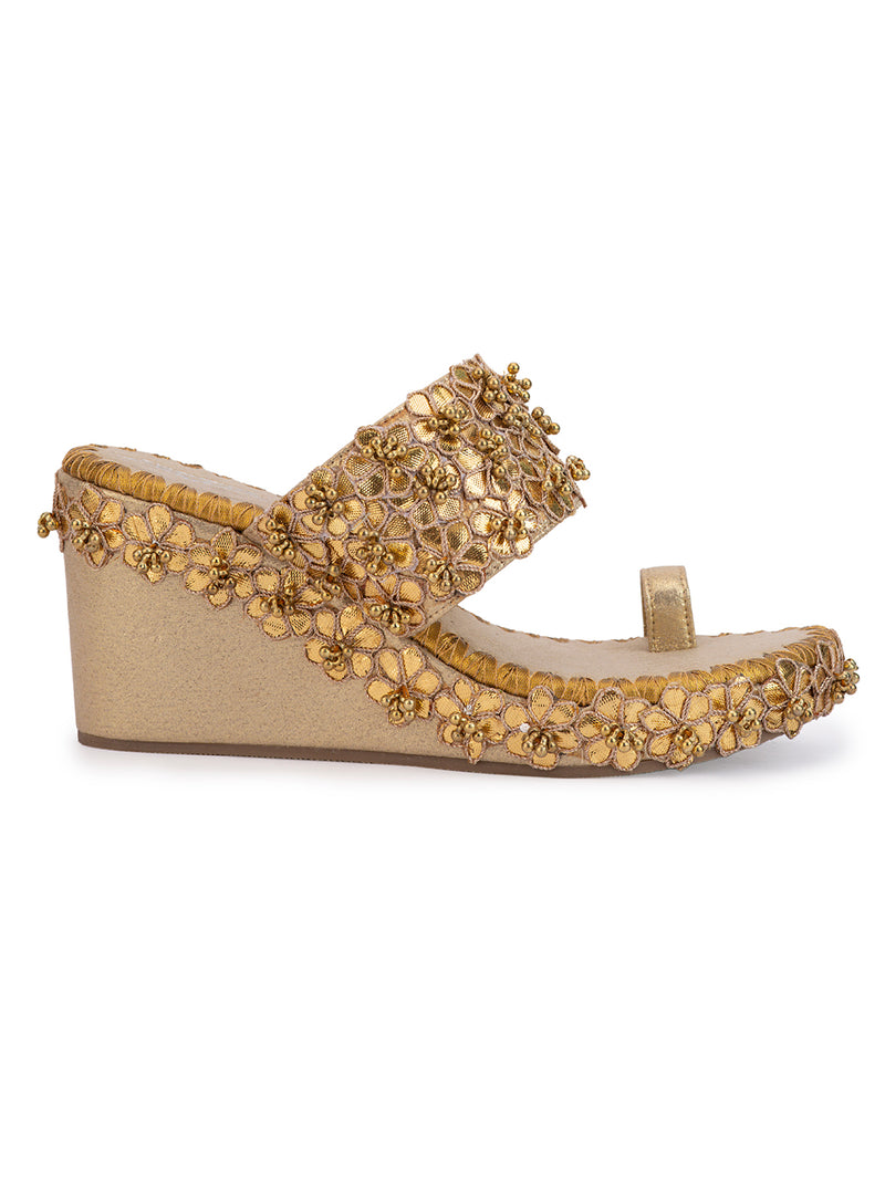 Aamya Gold Wedges