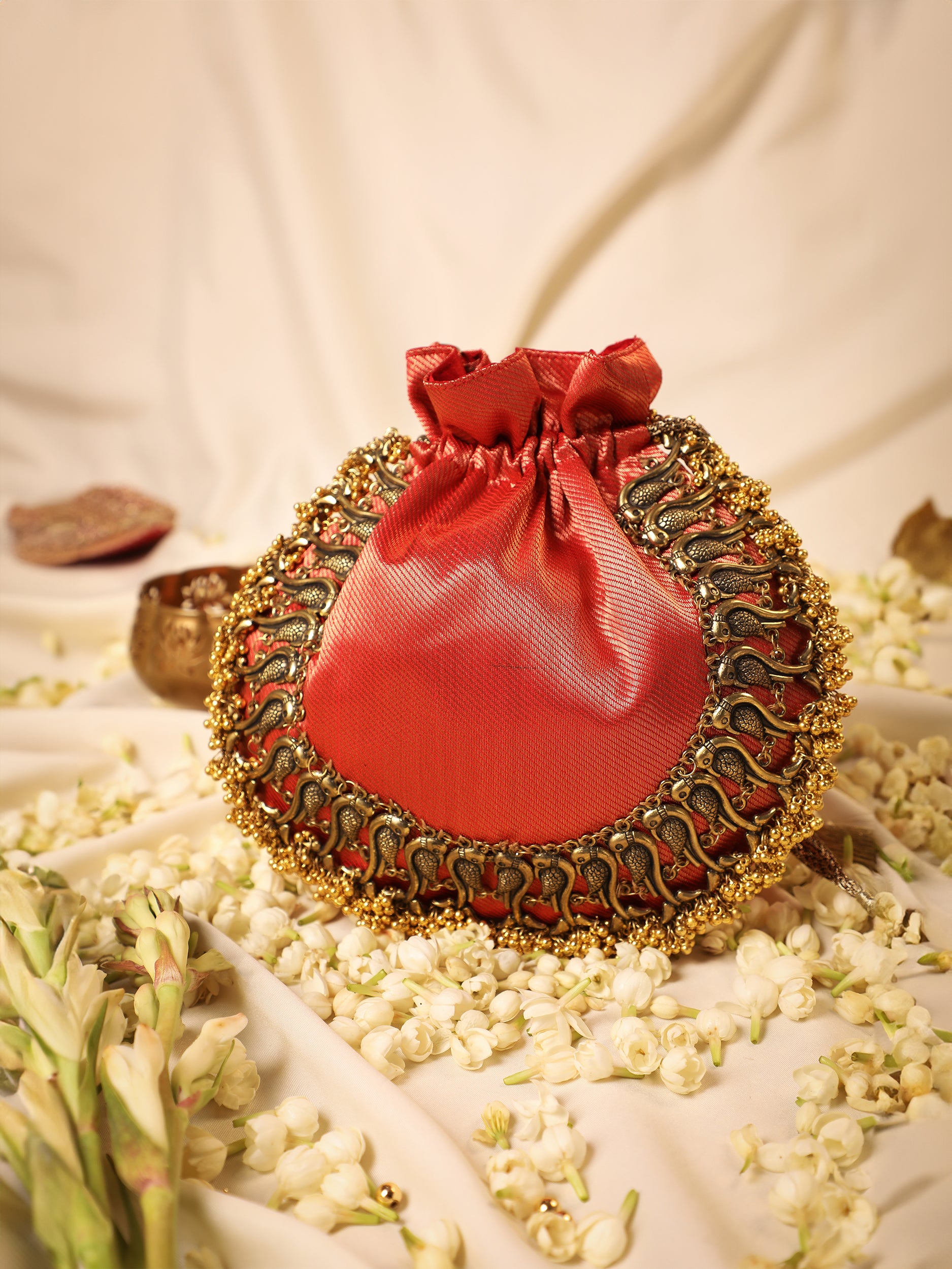 Leander Red (Potli)