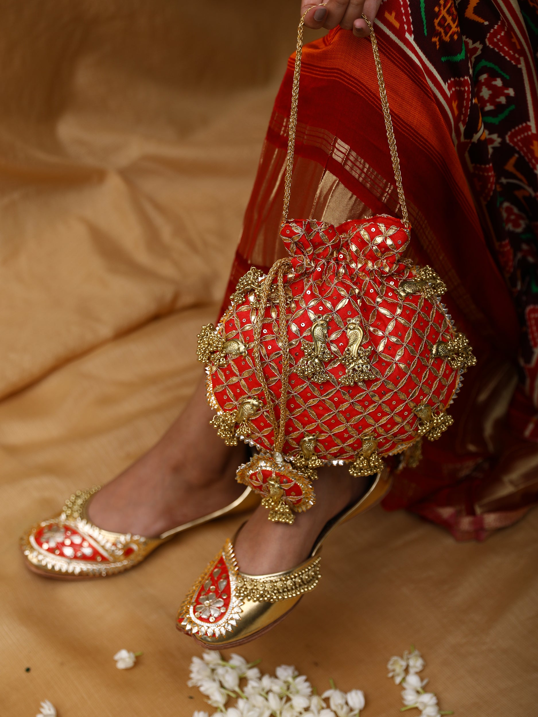 Red Abhilasha Jutti and Chetana Potli (Combo)