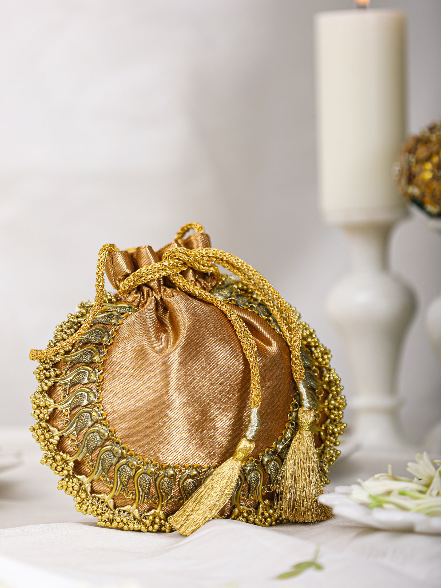 Leander Beige (Potli)