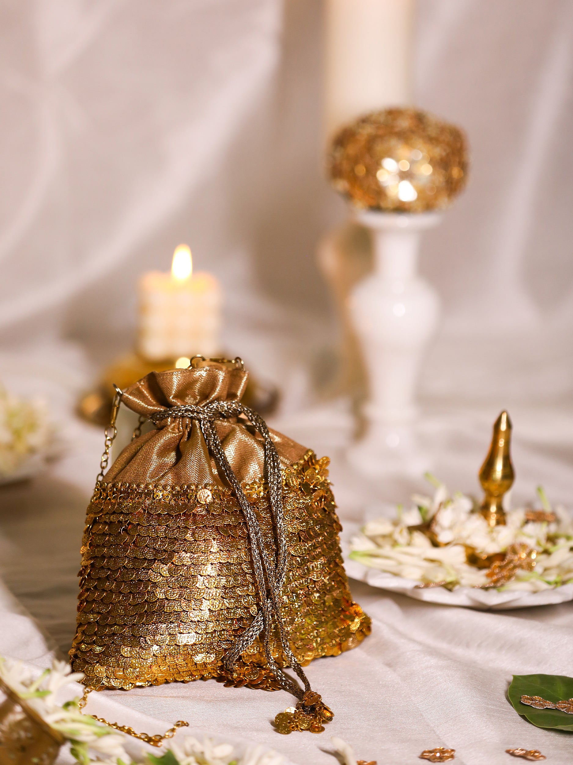 Trihsika Gold (Potli)