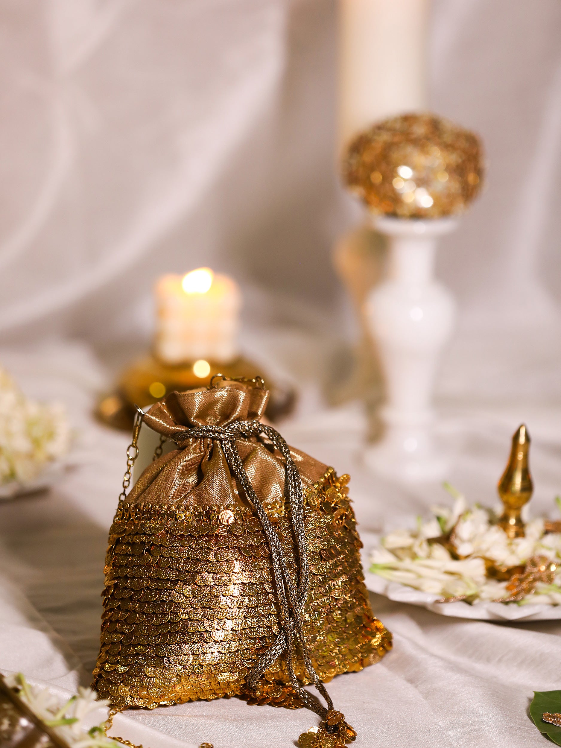 Trihsika Gold (Potli)