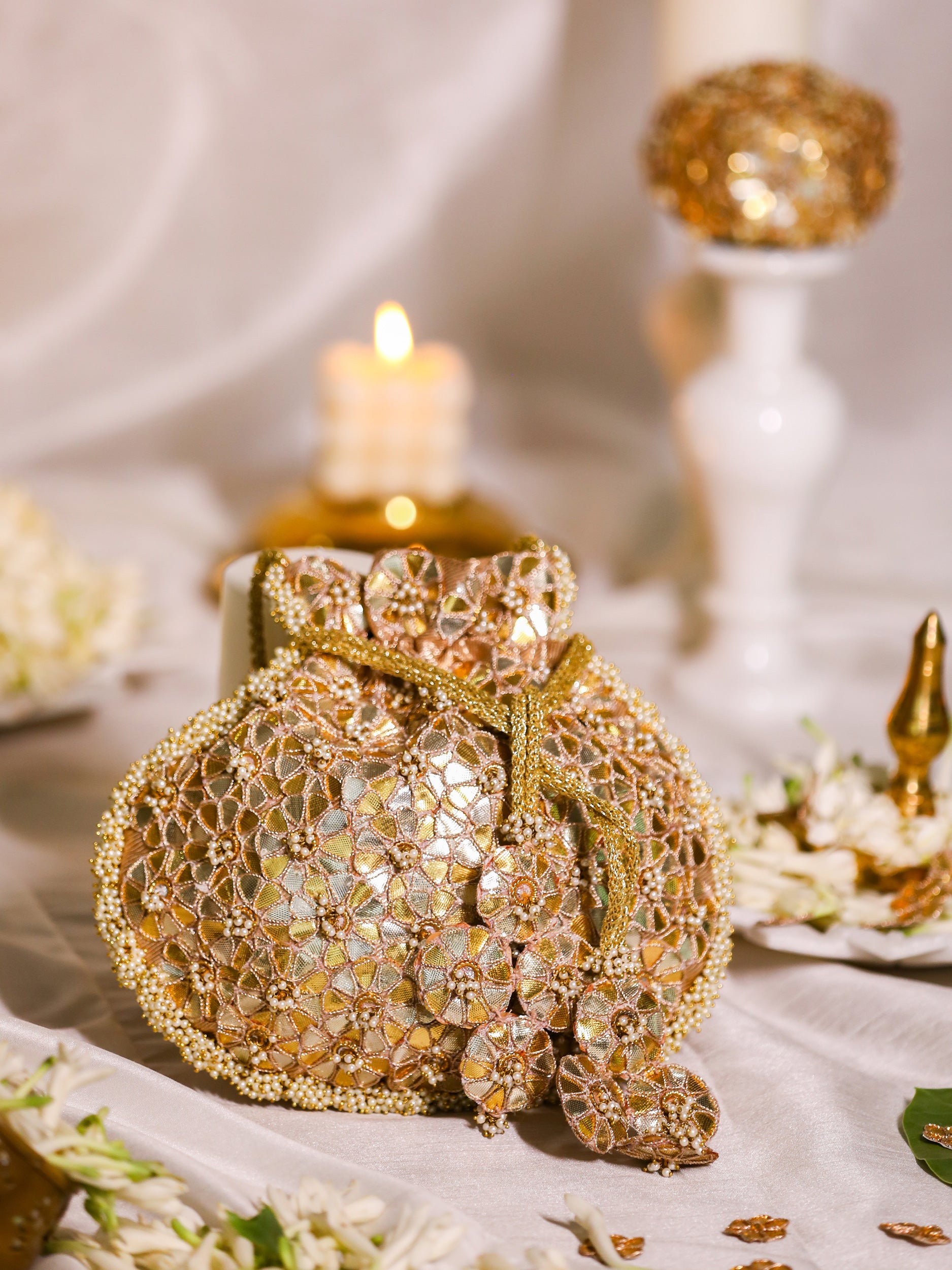 Flora Jutti and potli Combo