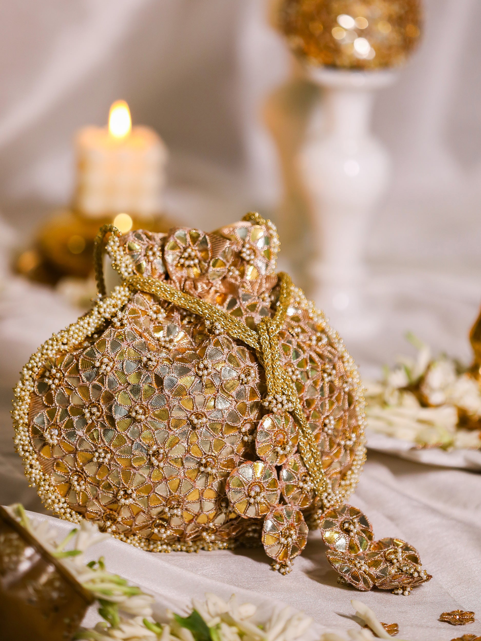 Flora Jutti and potli Combo