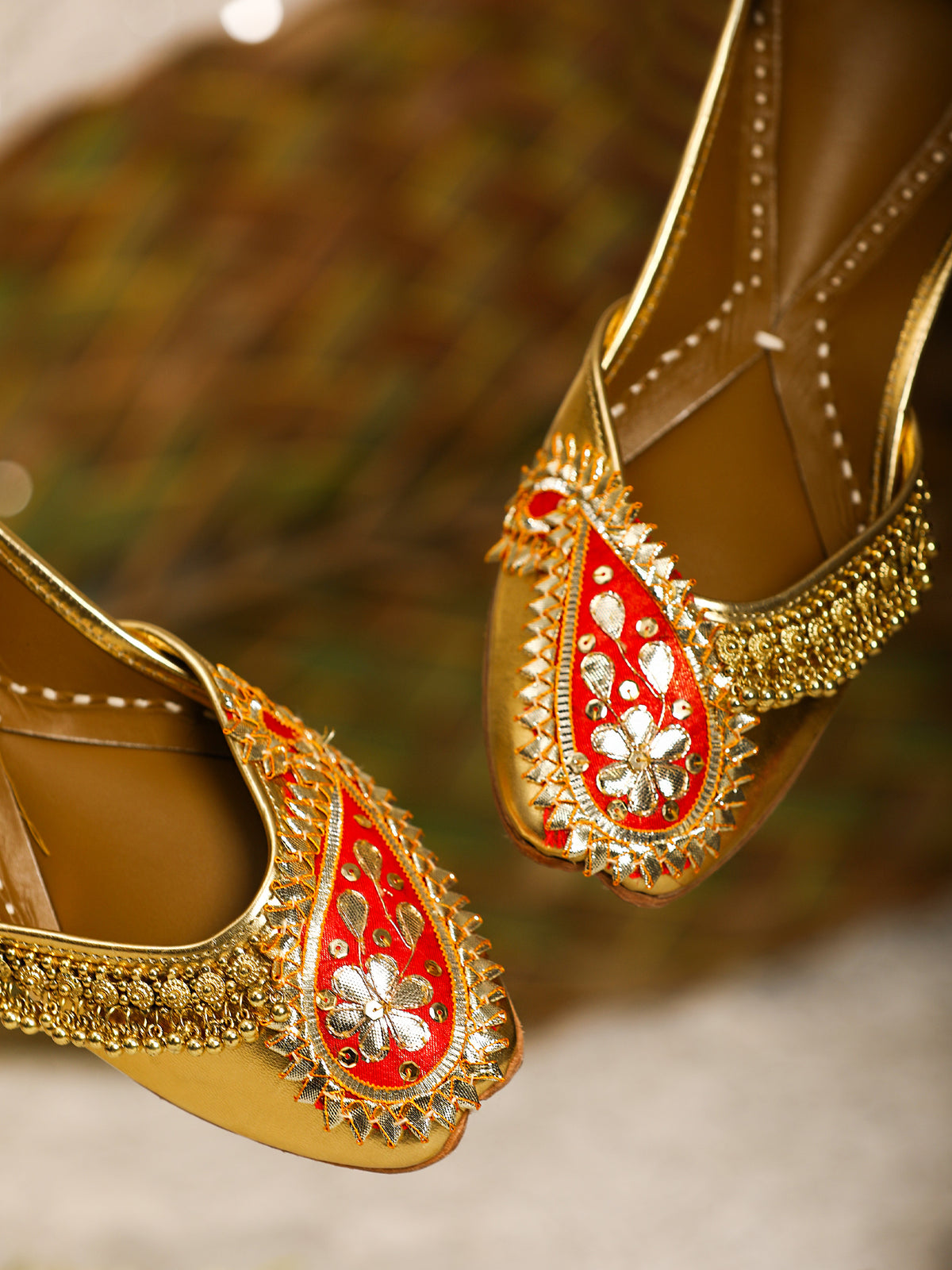 Abhilasha leather jutti