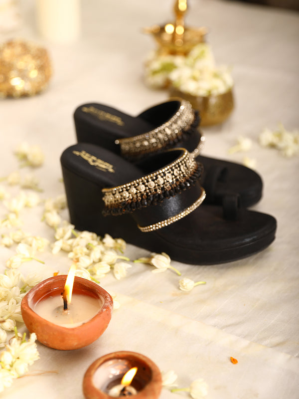 Ishya Black Wedges