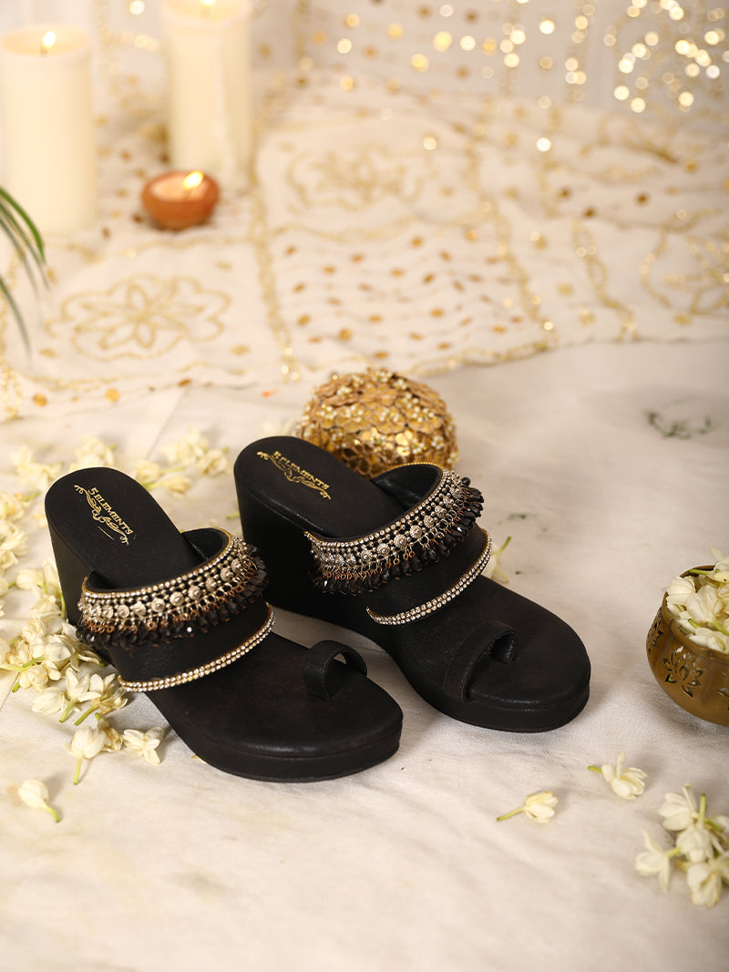 Ishya-Black Wedges