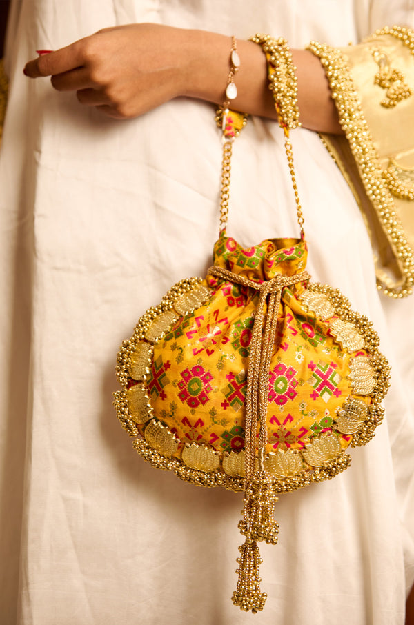 Avika Mustard Potli