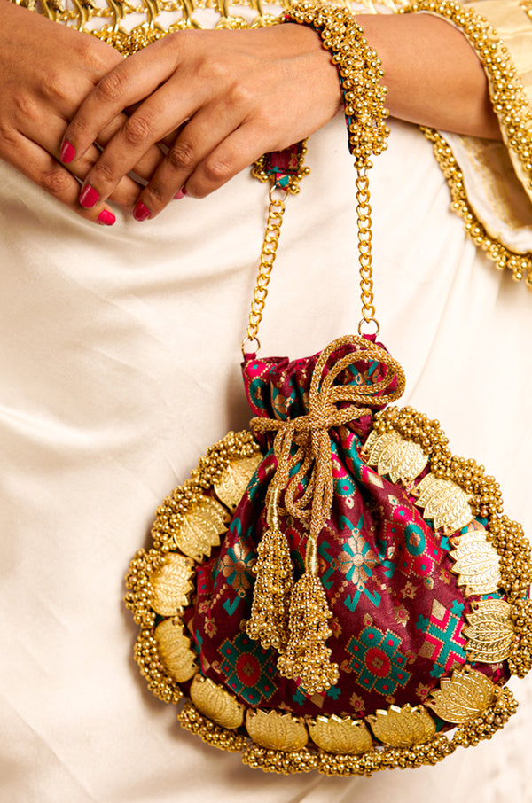 Avika Wine Potli
