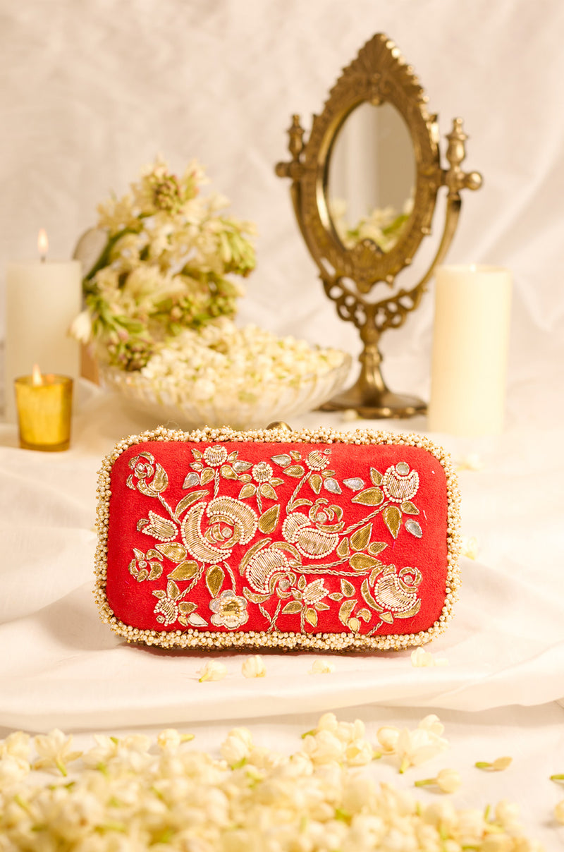 Tavishi Red Clucth