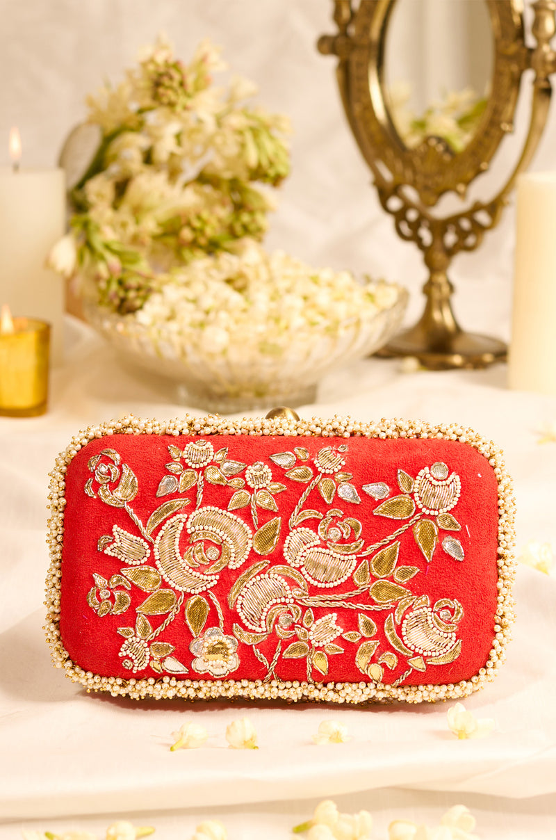 Tavishi Red Clucth