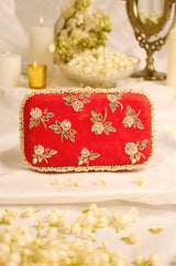 Tavishi Red Clucth