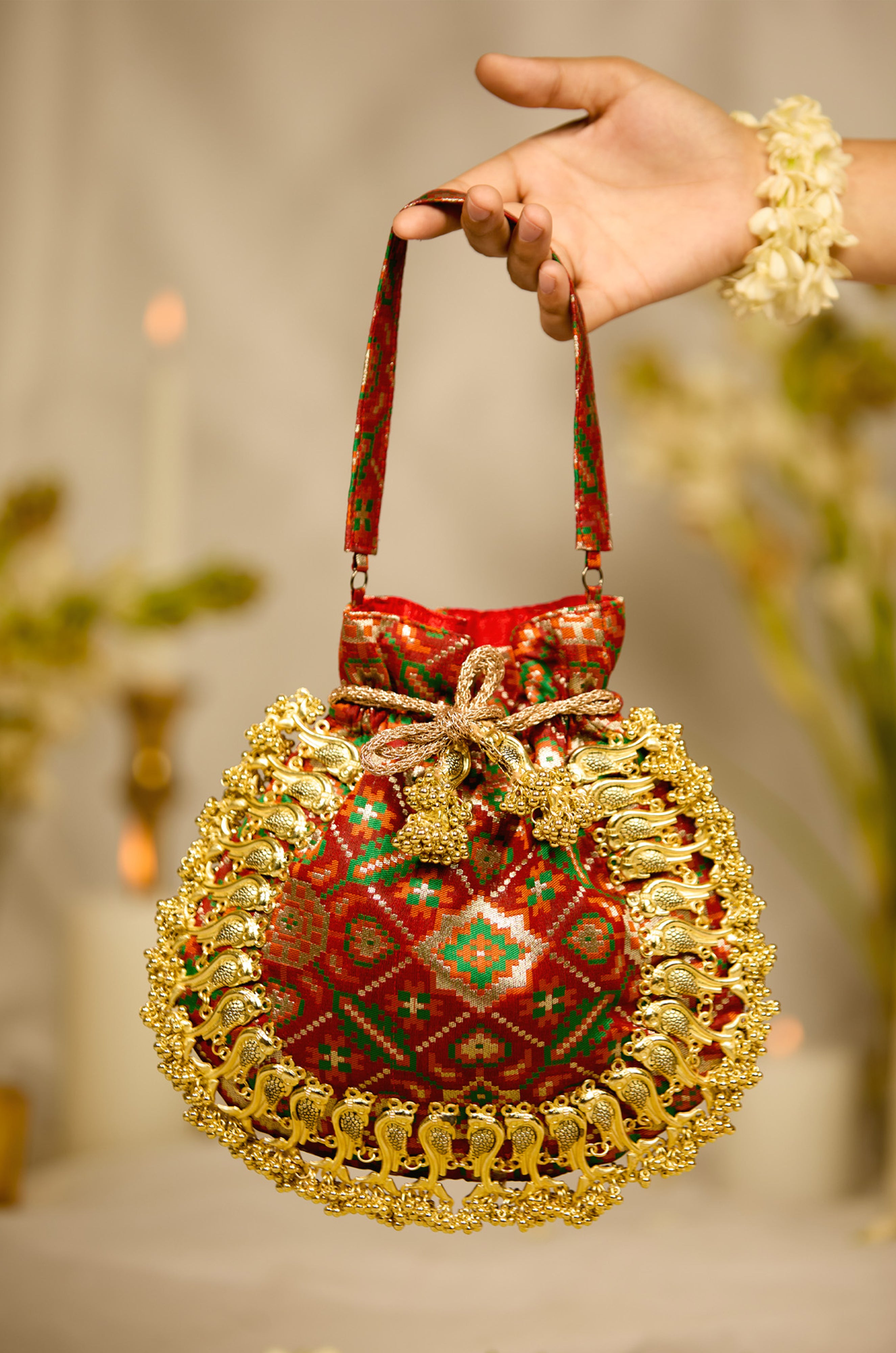 Ishika Maroon (Potli)