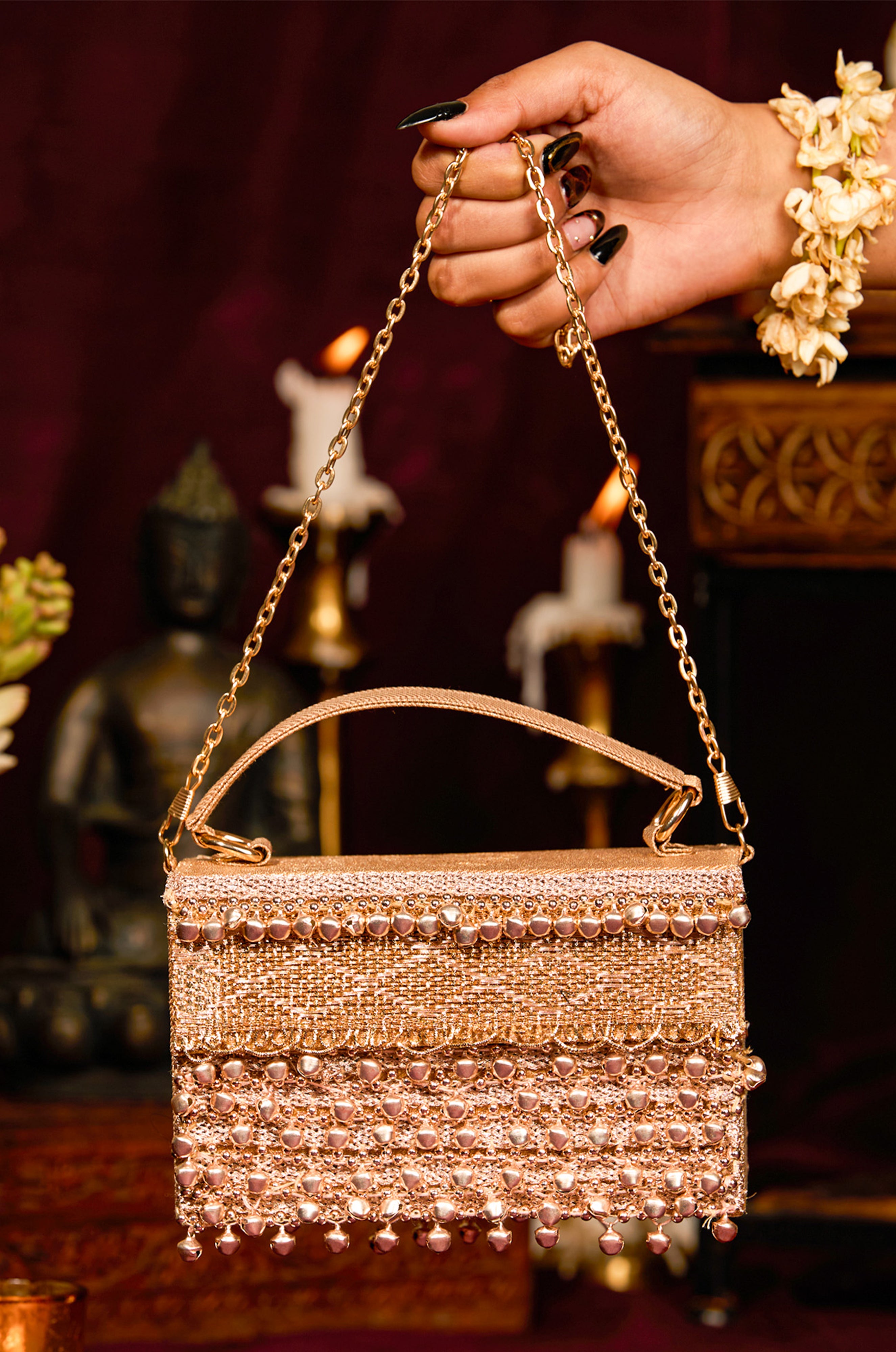 Avika (Clutch)