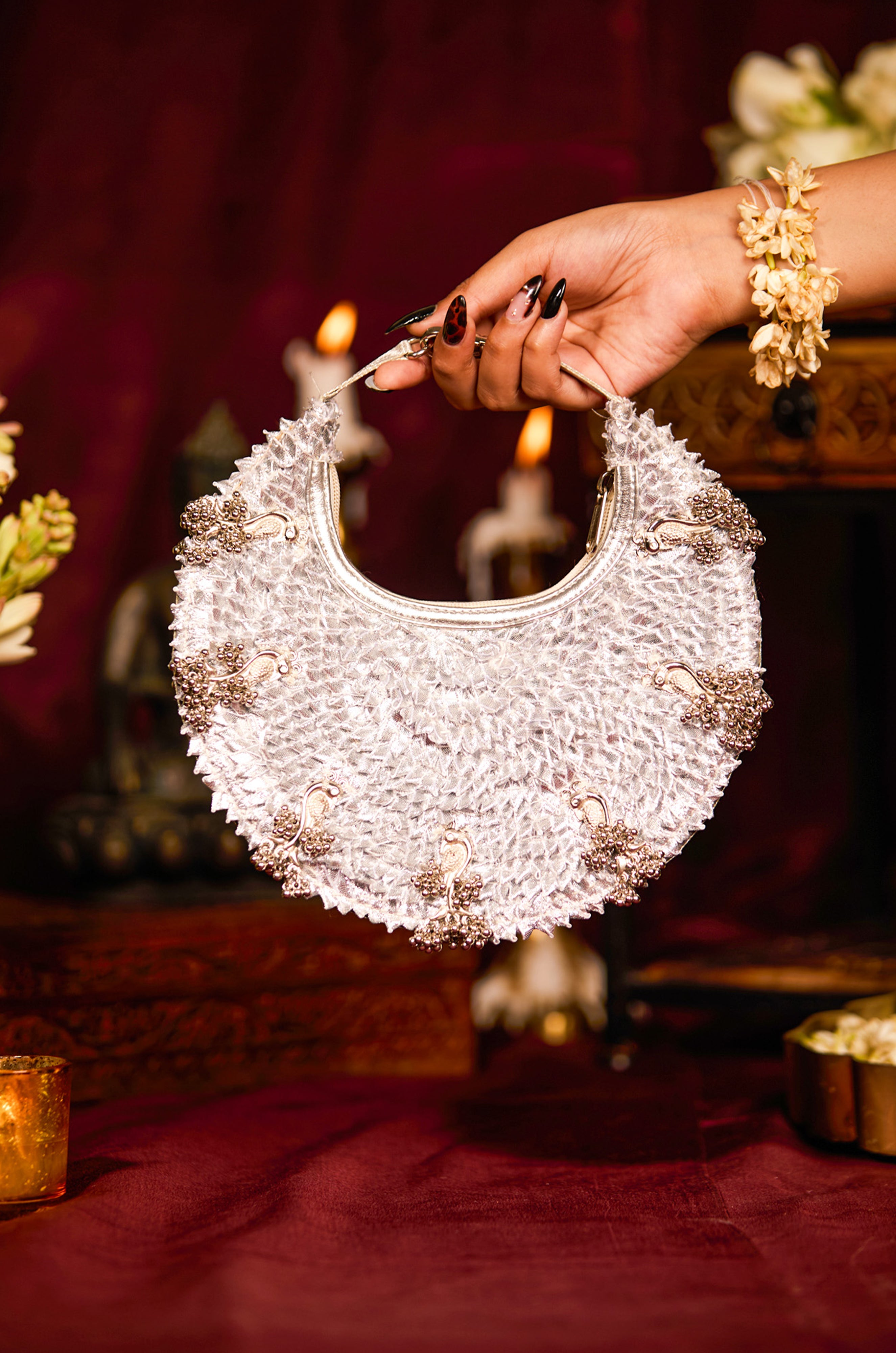 Ishani Silver (Clutch)