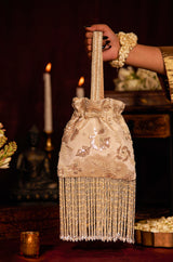 Divisha (Potli)