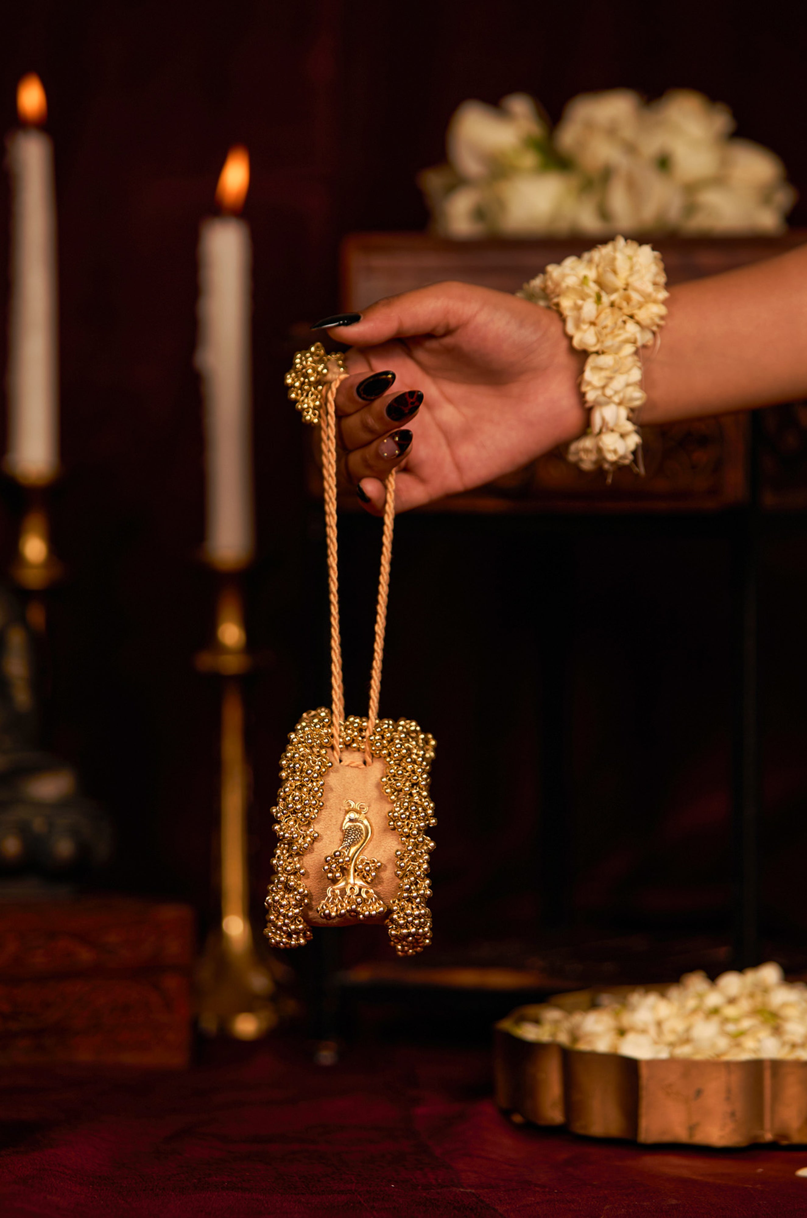 Aarvi (Potli)