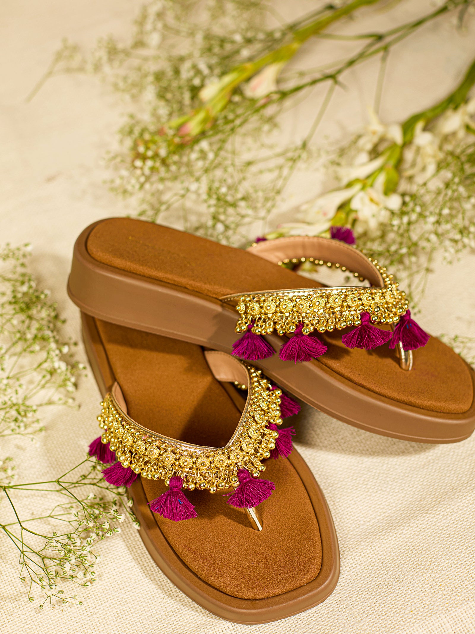 Aavya Maroon (Slider)