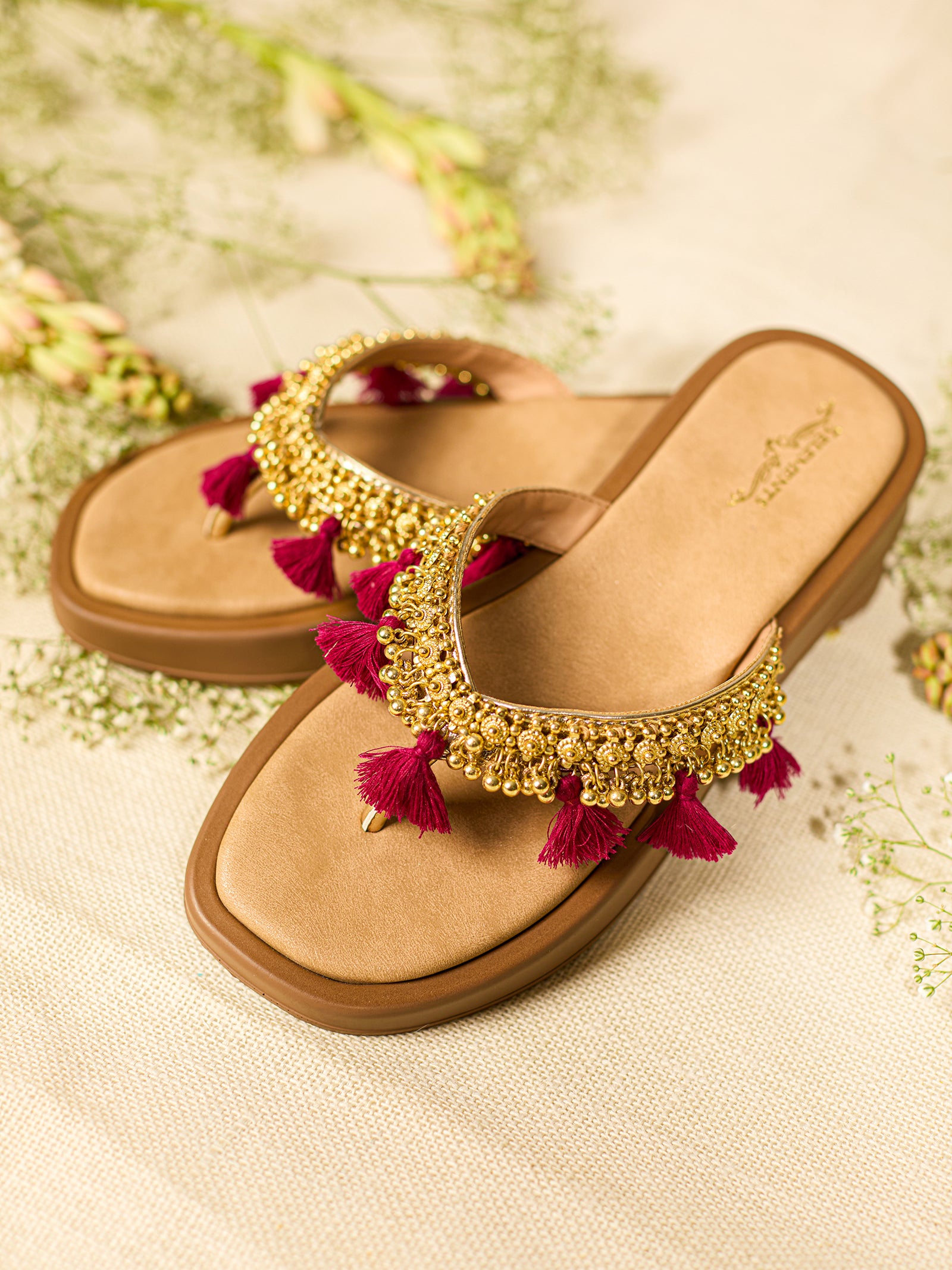 Aavya Maroon (Slider)