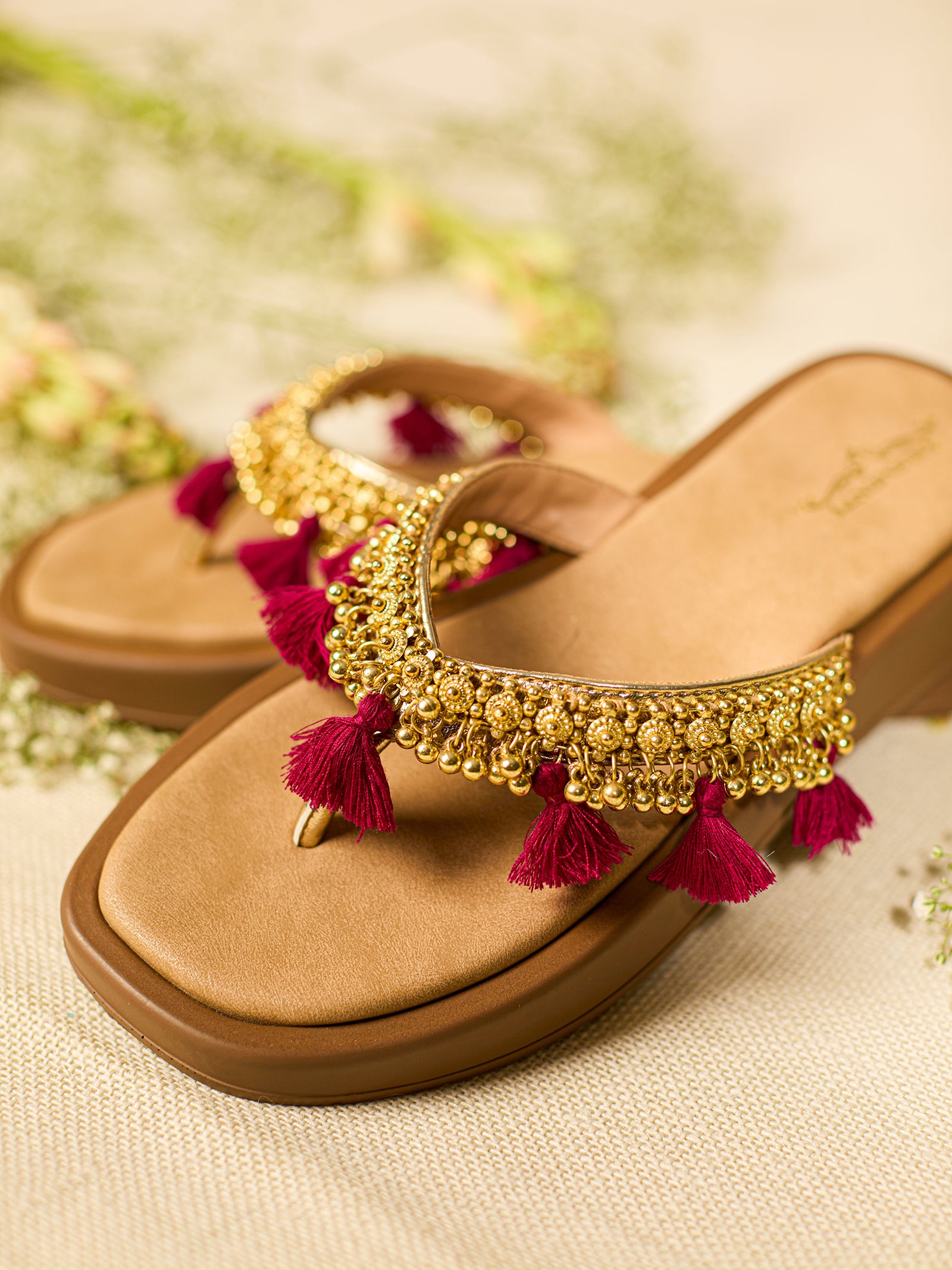 Aavya Maroon (Slider)