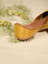 Aashvi Mustard Jutti