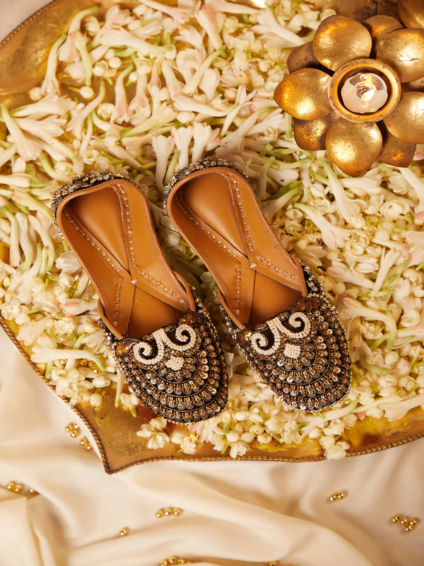 Raven Jutti & Raven Potli