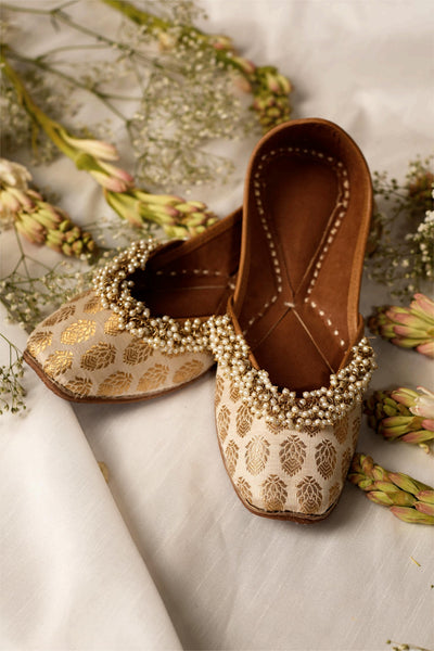 Pearl Off White (Jutti)