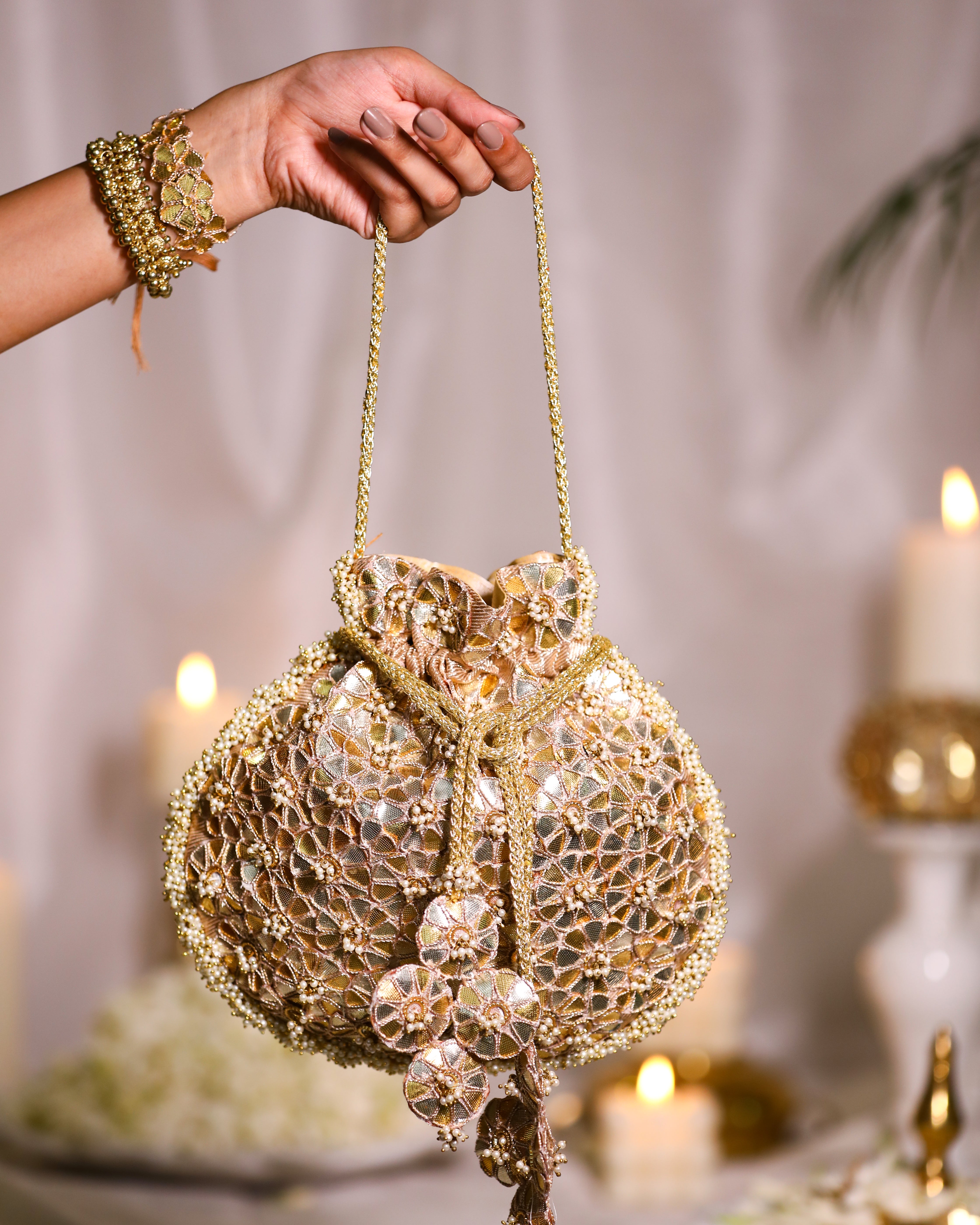 Flora (Potli)