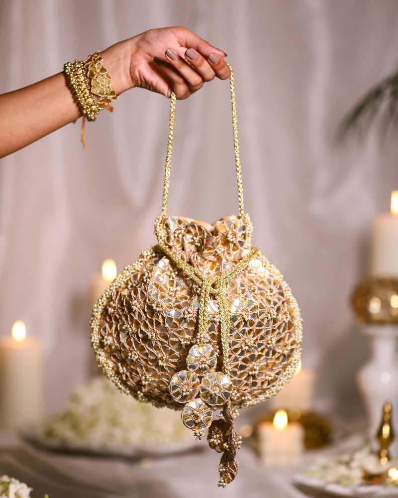 Flora (Potli)