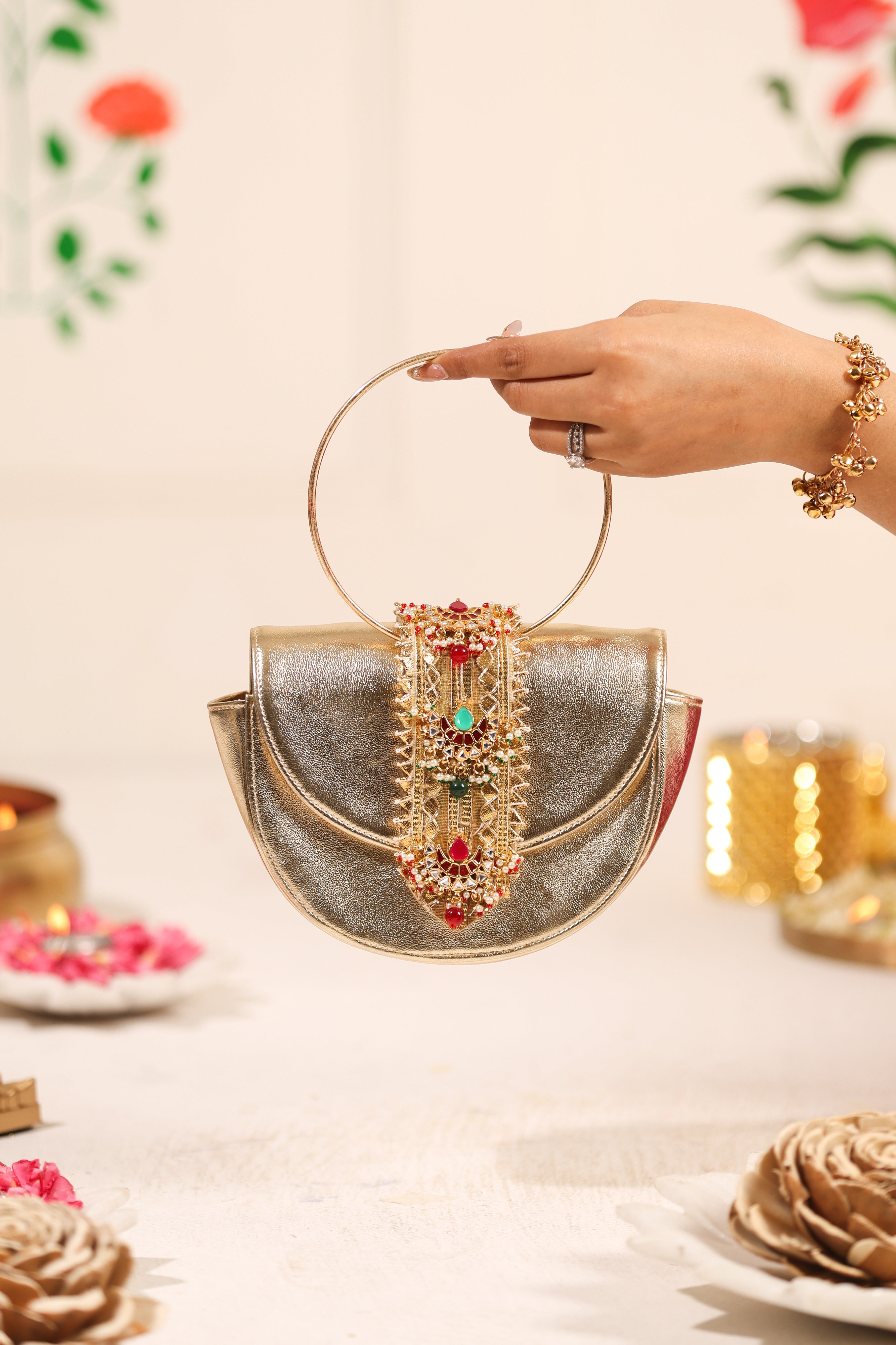 5E-RH-26-052 - Noorjahan Handbag - 001 - 5 elements 10 march11243.jpg