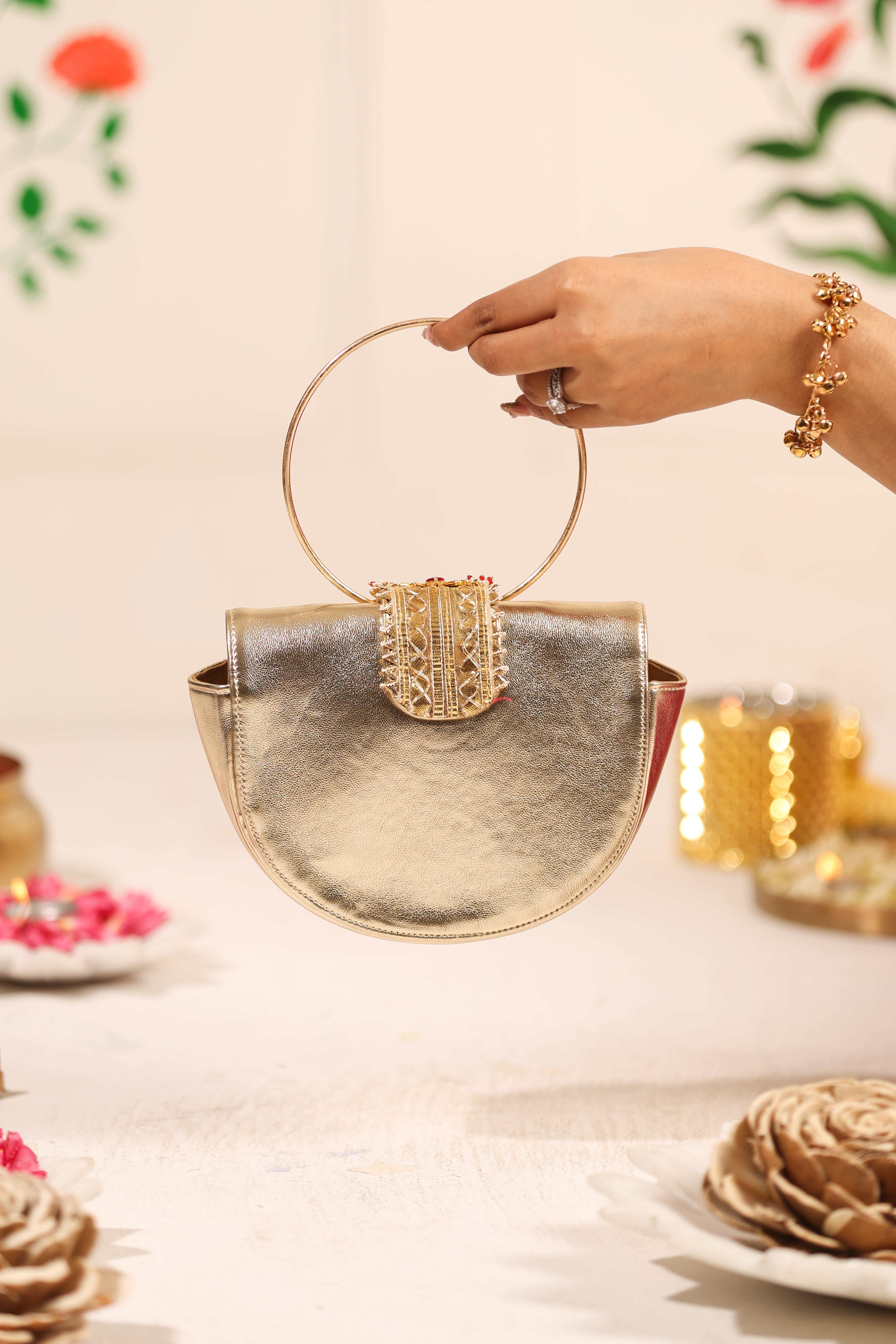 5E-RH-26-052 - Noorjahan Handbag - 002 - 5 elements 10 march11244.jpg