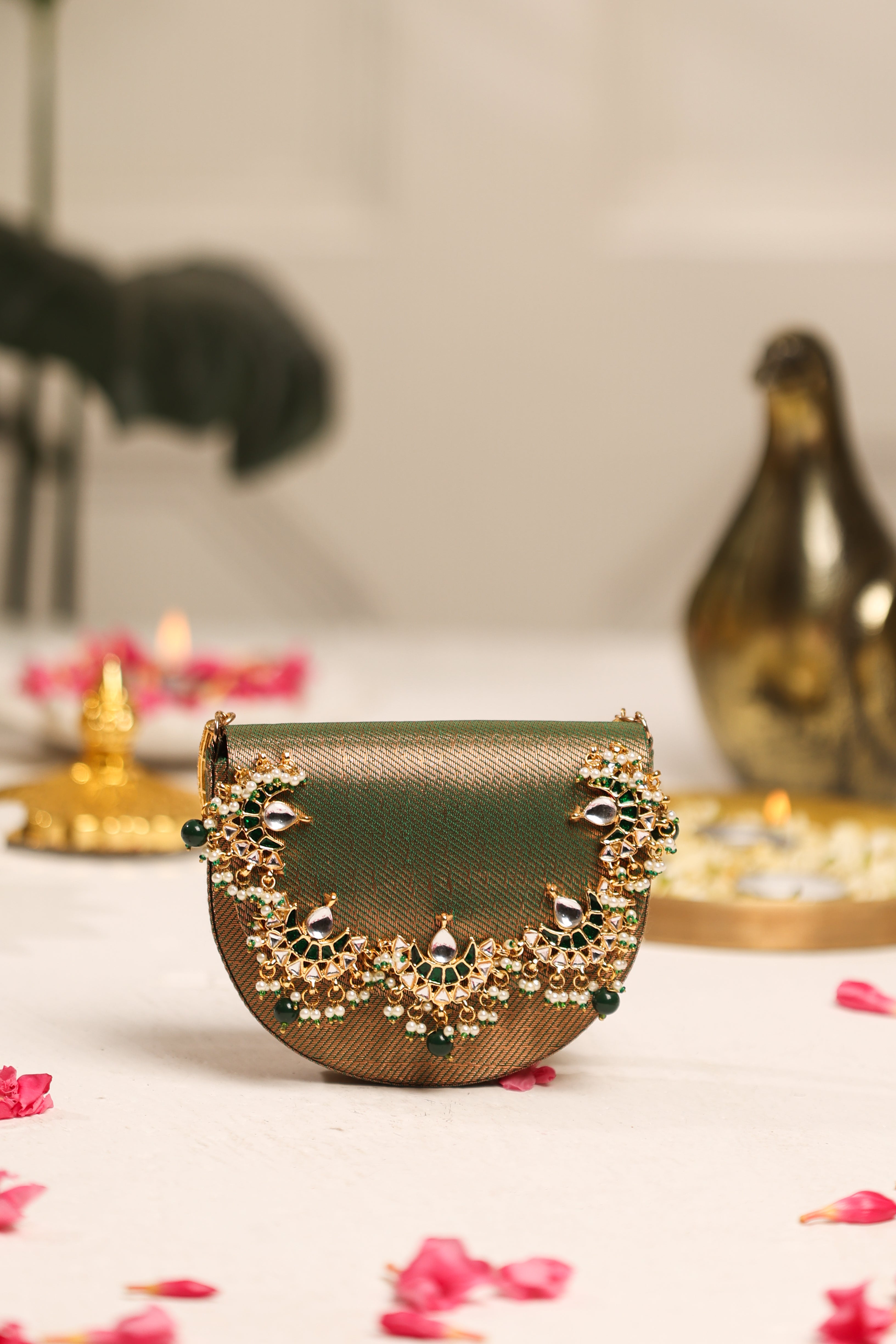 5E-RH-26-061 - Meher Clutch - 002 - 5 elements 10 march11654.jpg