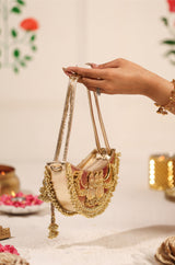 Aabha Baguette (Handbag)