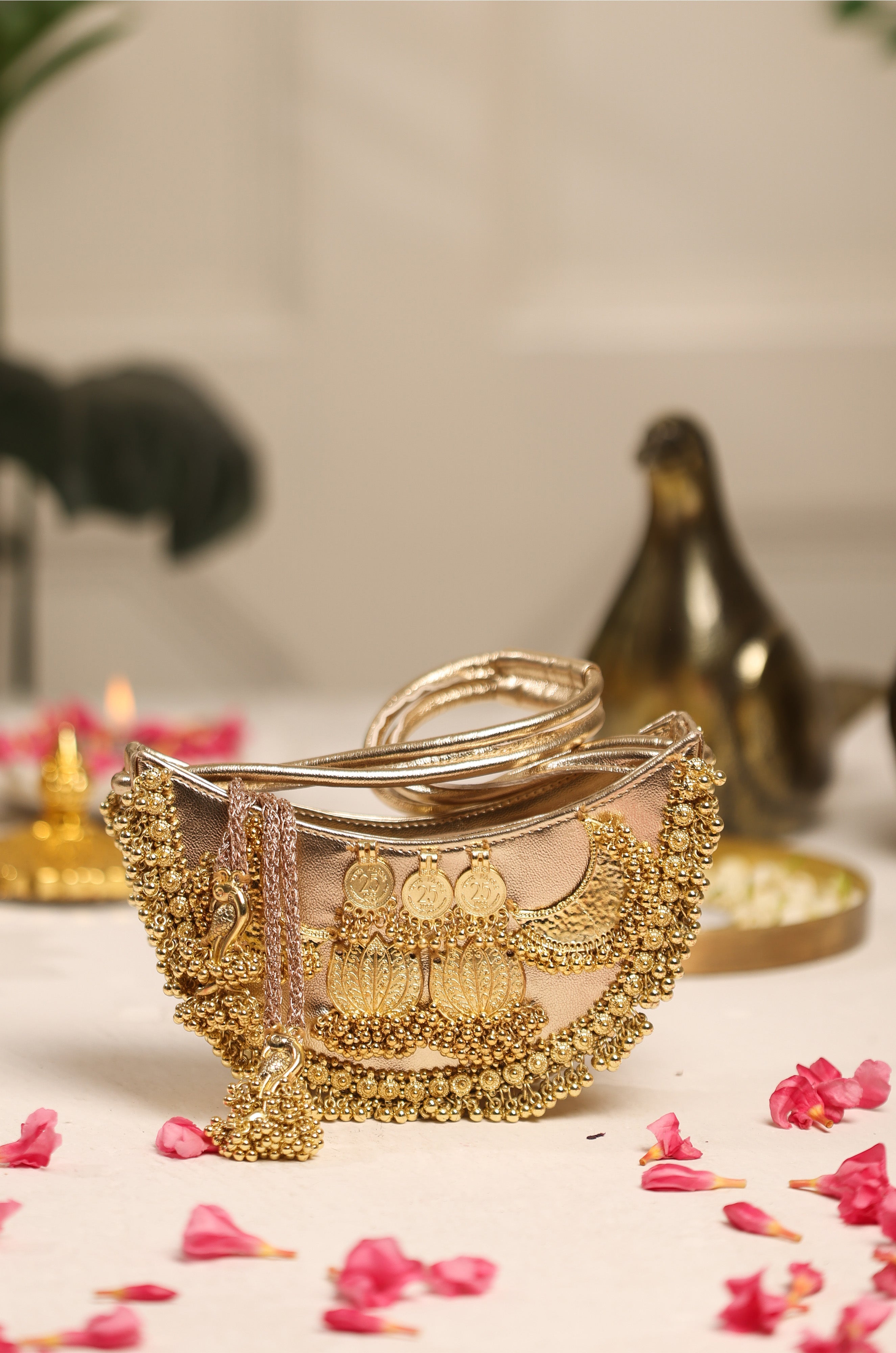 Aabha Baguette (Handbag)