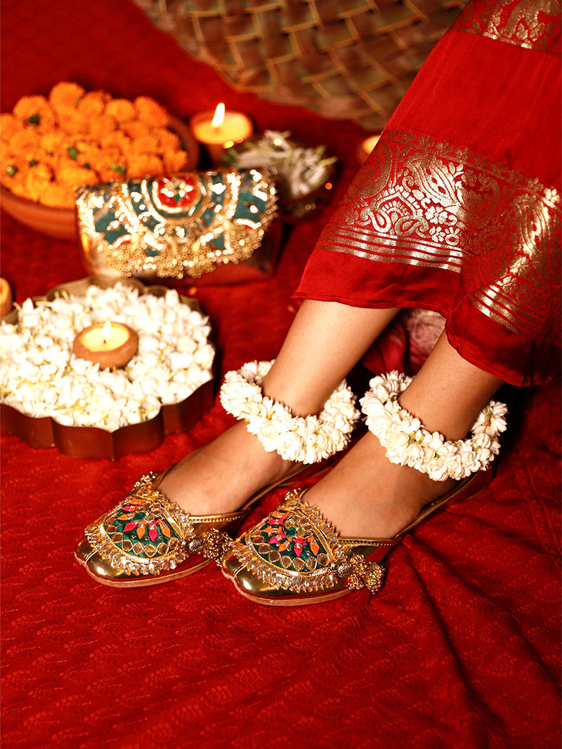 Goota Love Green Jutti & Evander Green Potli (Combo)