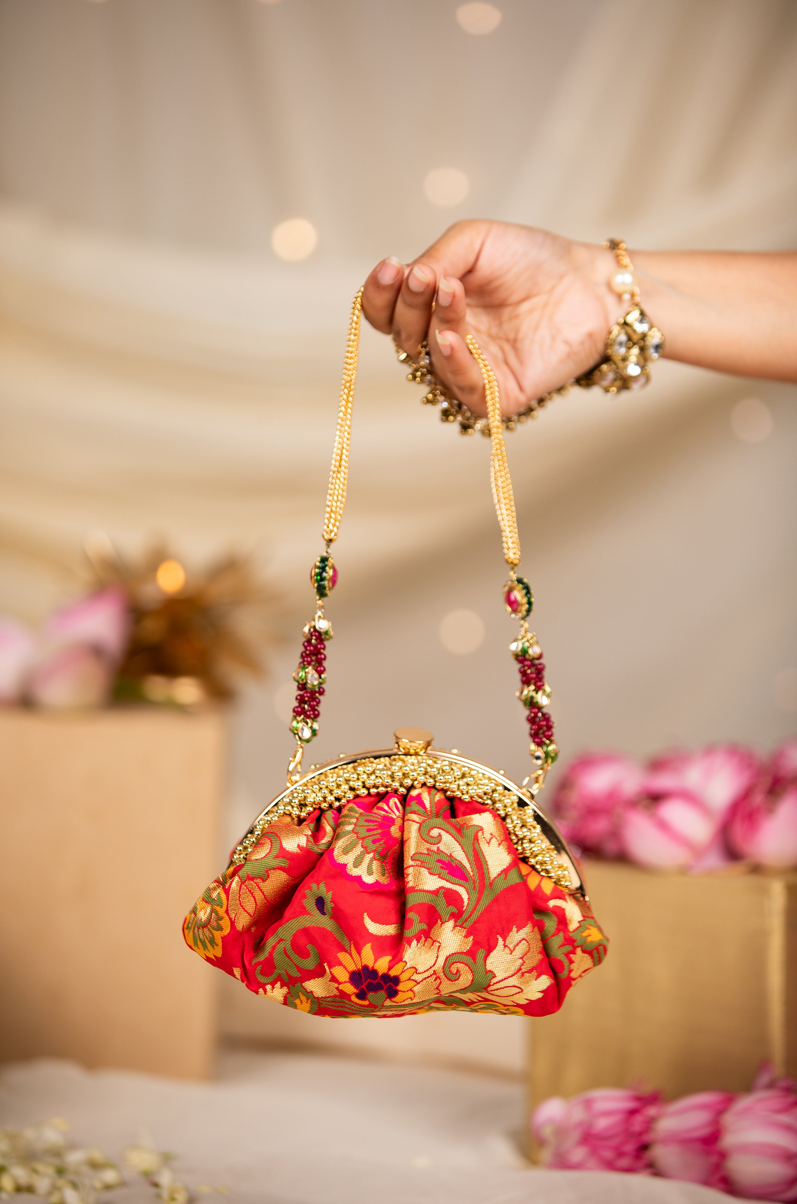 Viami Red (Potli)
