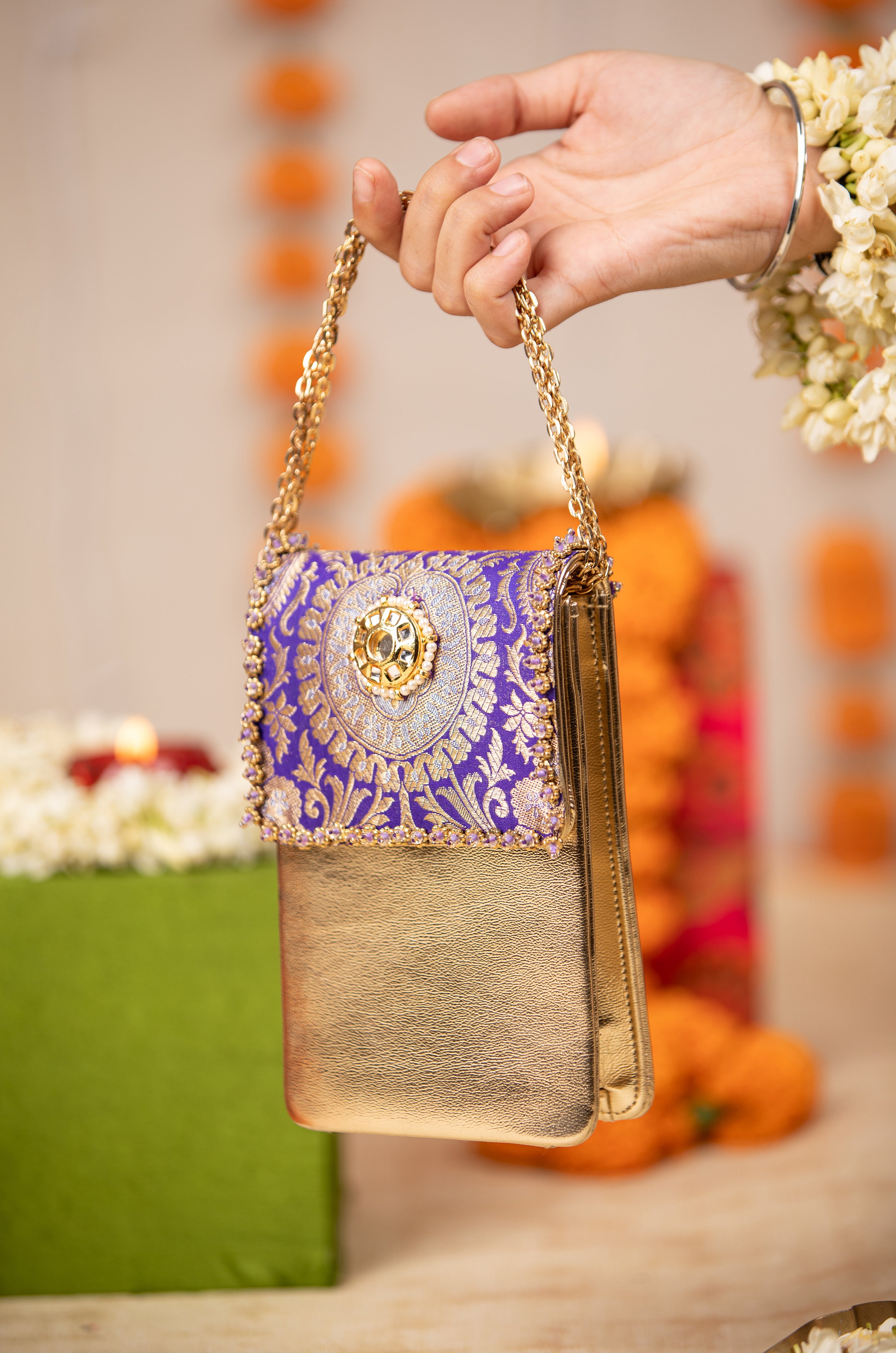 Pranavi (Handbag)