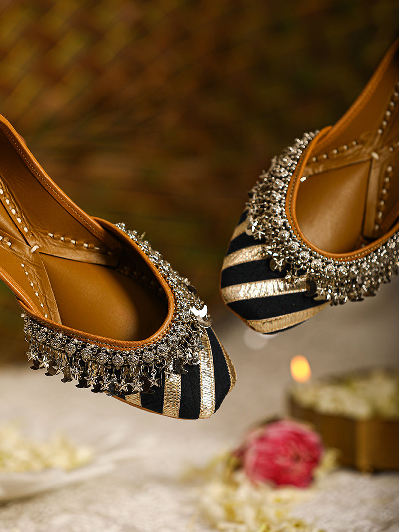 Devaka Black (Jutti)