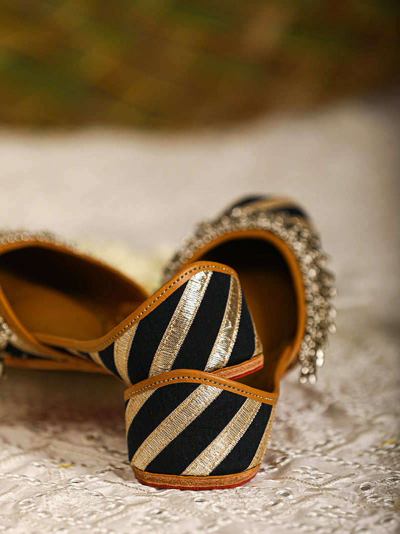 Devaka Black (Jutti)