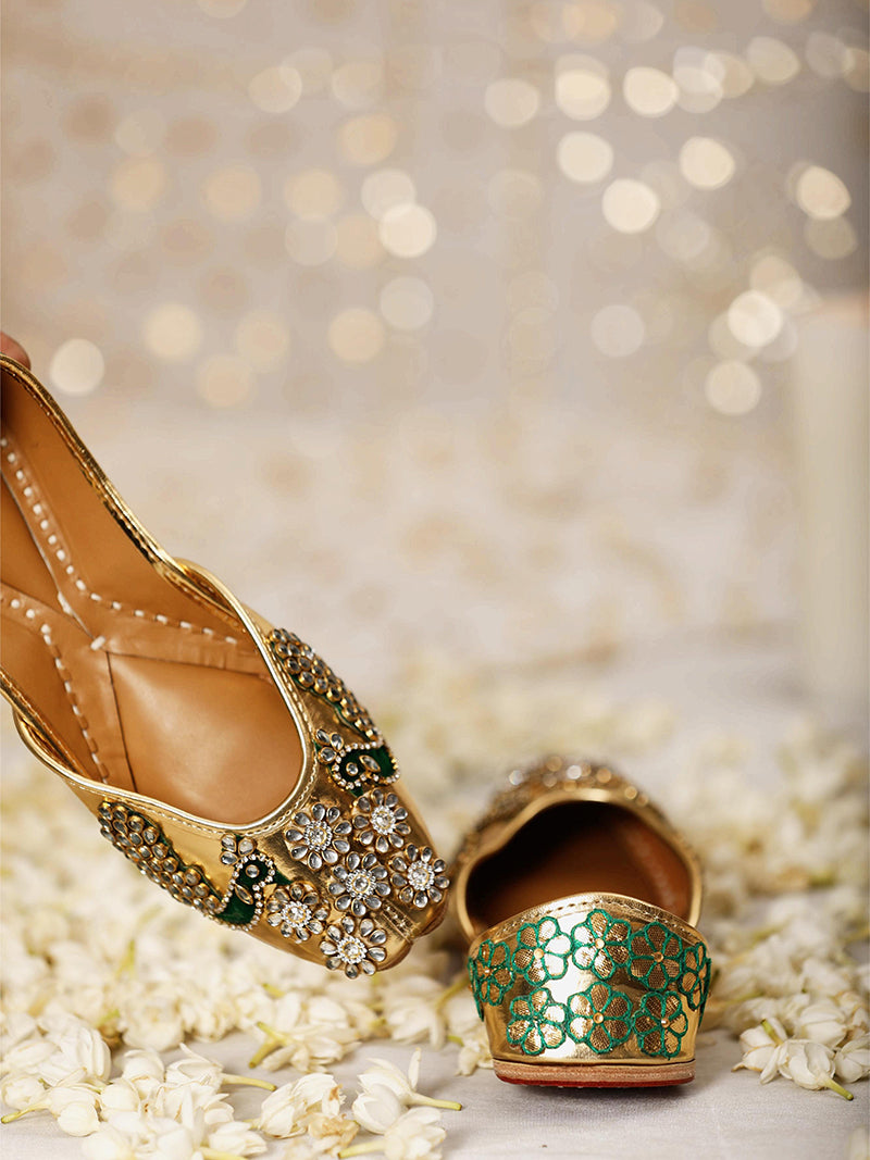 Menaka Green (Jutti)