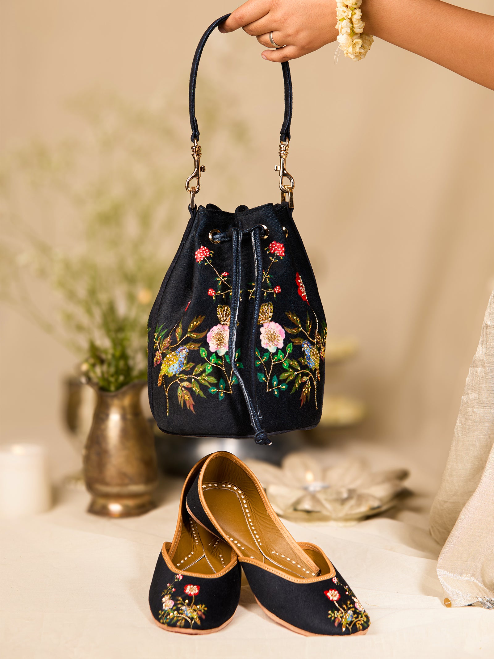 Naina Jutti & Naina Potli (Combo)