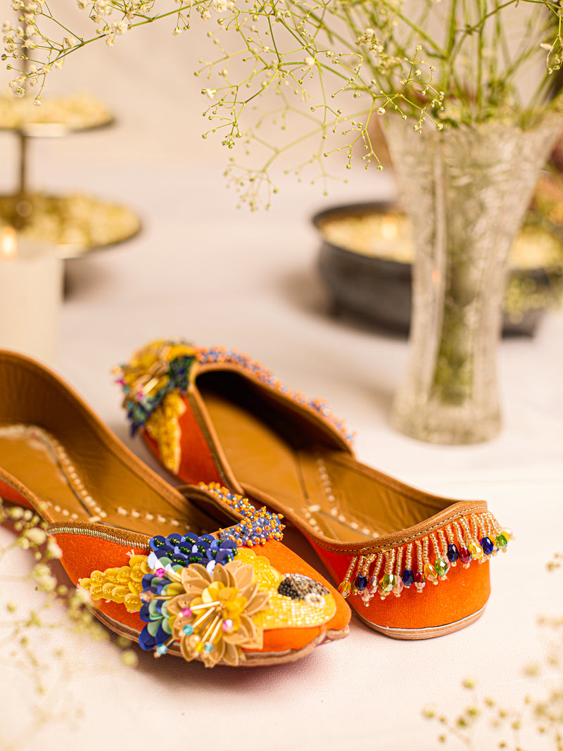 Mahiya Orange Jutti
