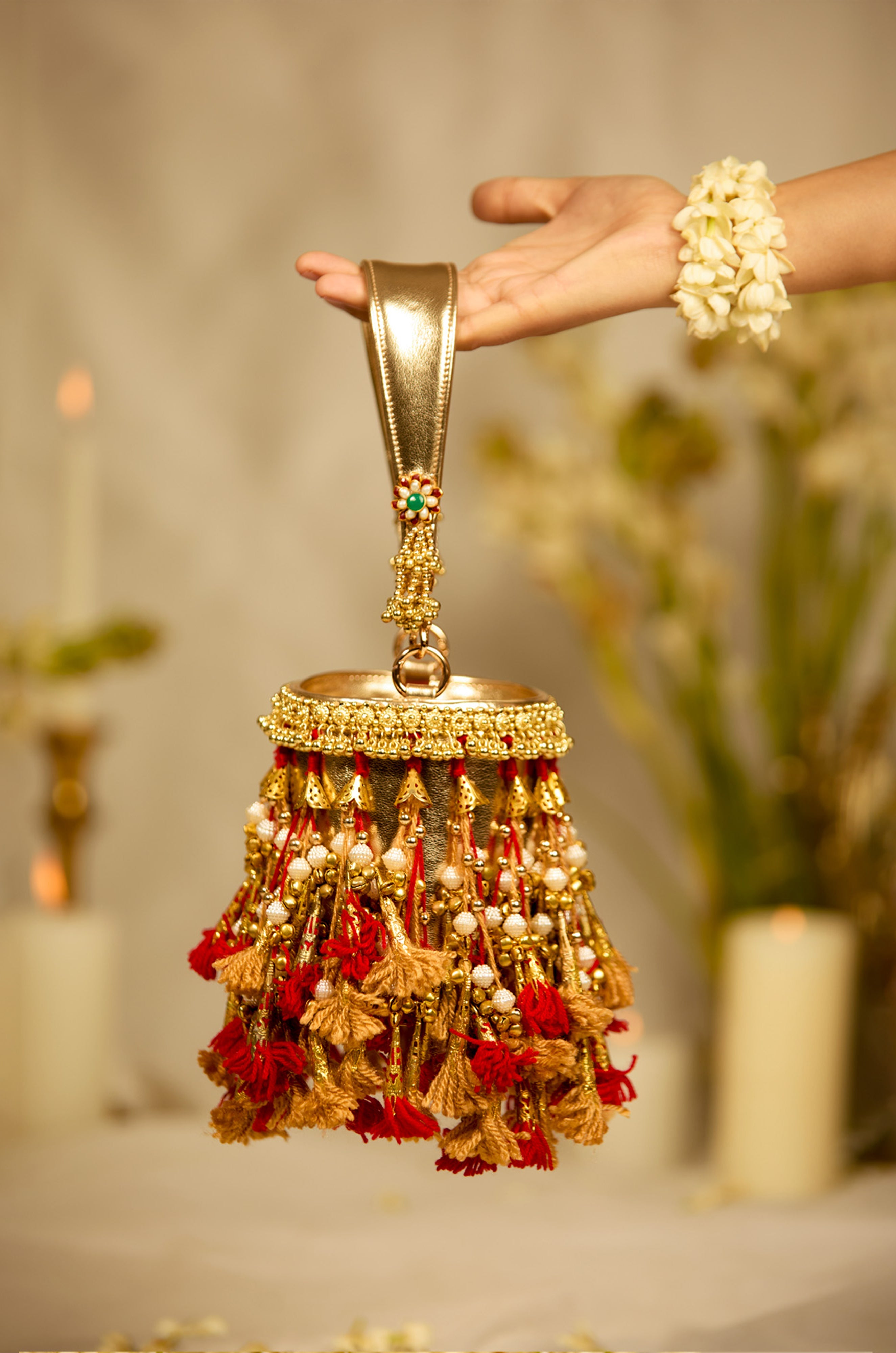 Metallic Gold Jutti & Advika Potli