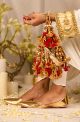 Metallic Gold Jutti & Advika Potli