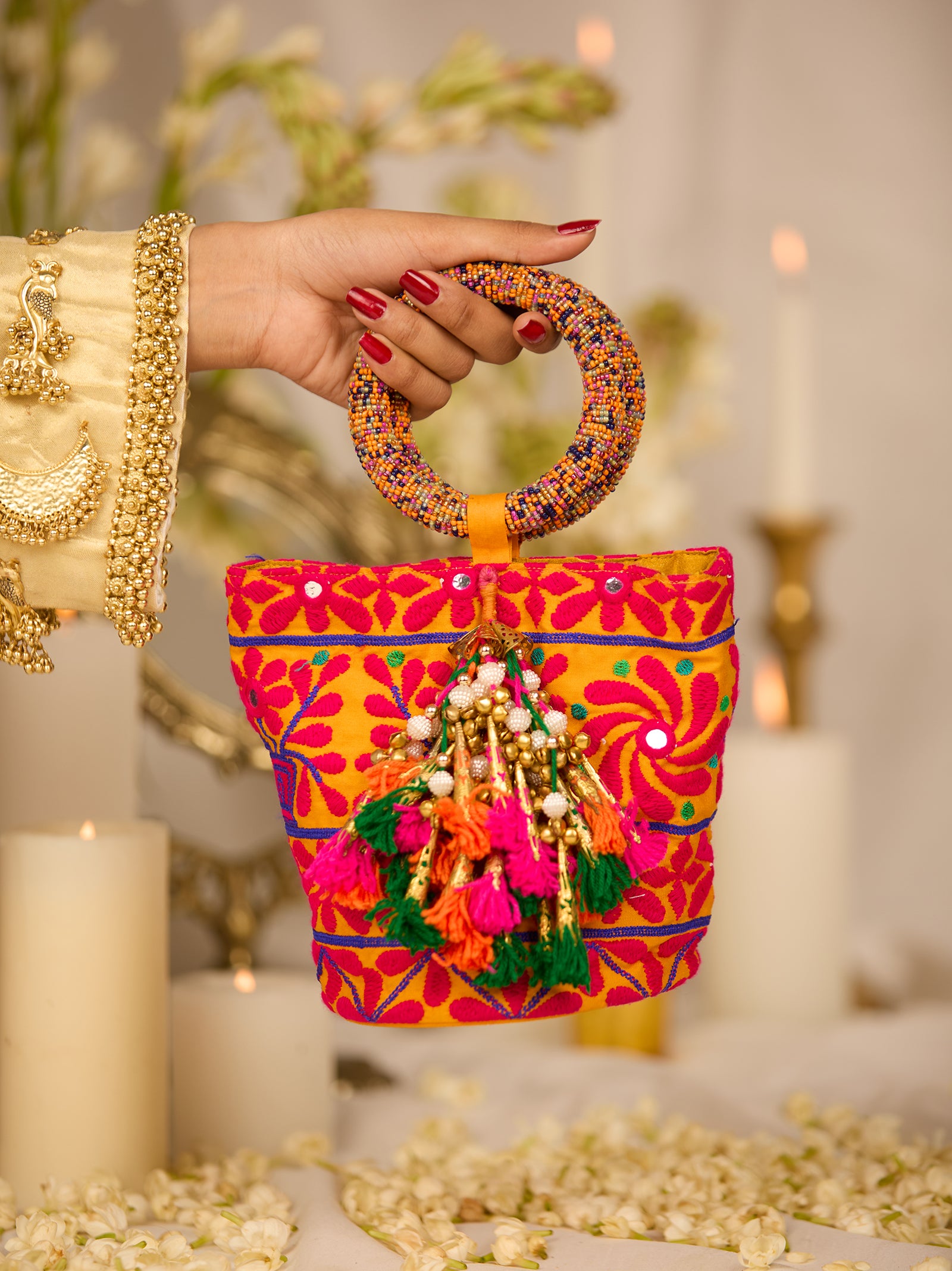 Niyati metallic (Bag)