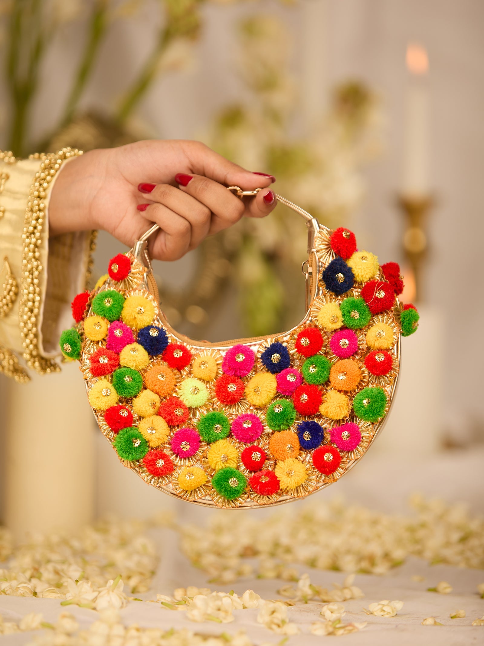 Aaheli Kolhapuri & Aaheli Handbag (Combo)